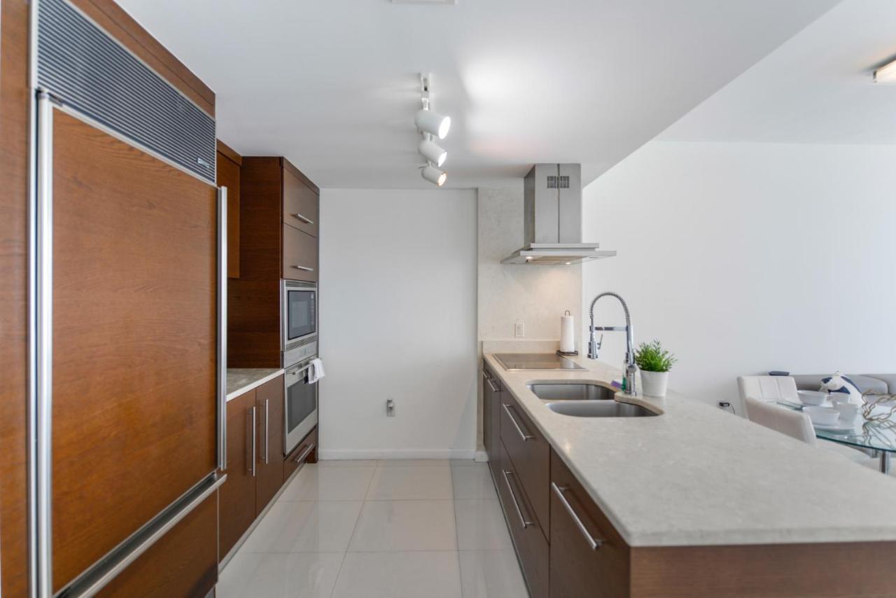 Icon Brickell Residences Miami Exterior photo